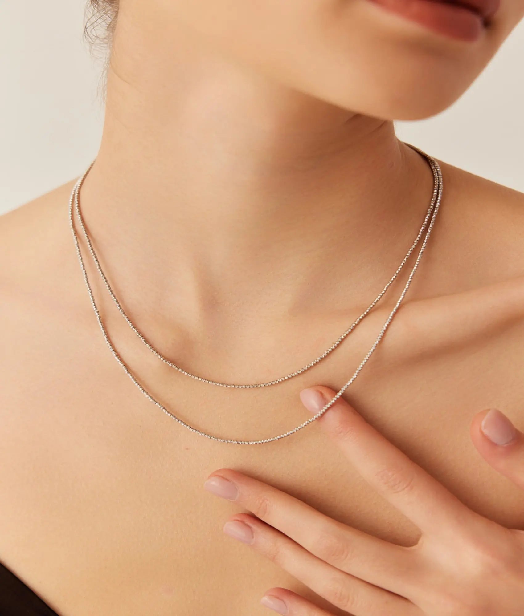 14 Ayar Beyaz Altın Dorika Kolye