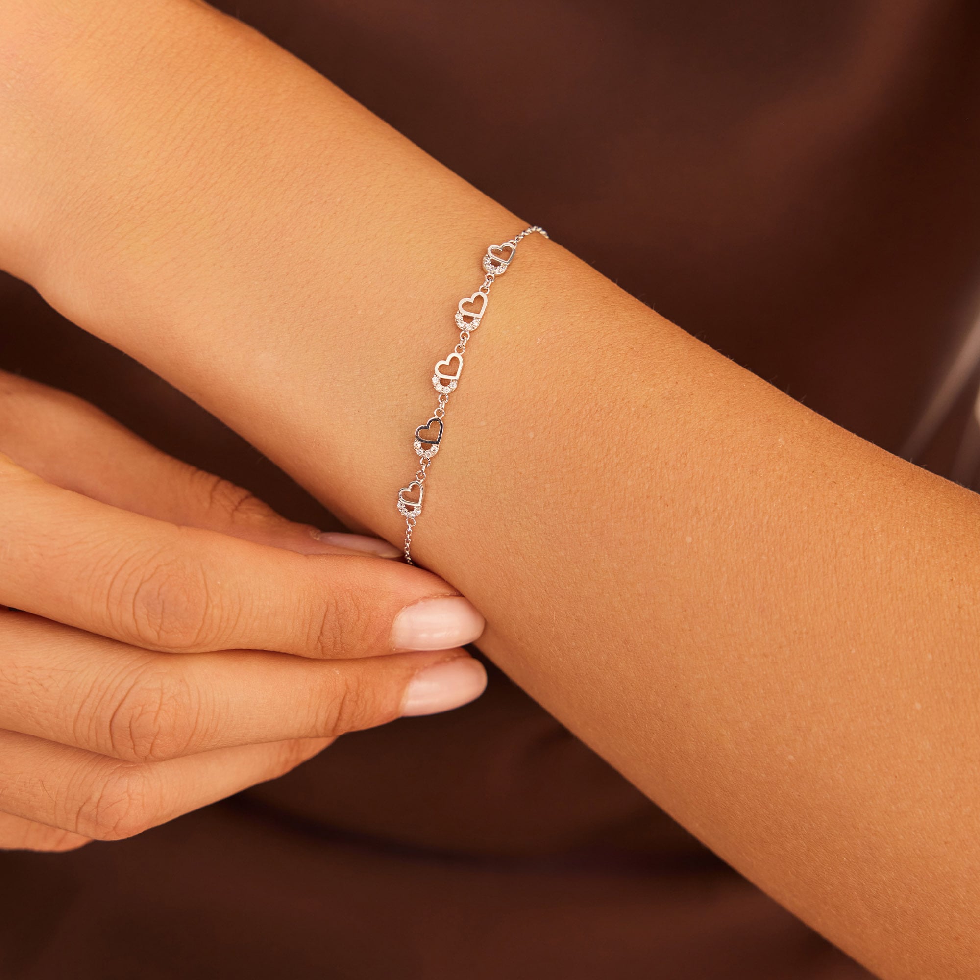 14 Ayar Beyaz Altın Taşlı Minik Kalp Bileklik