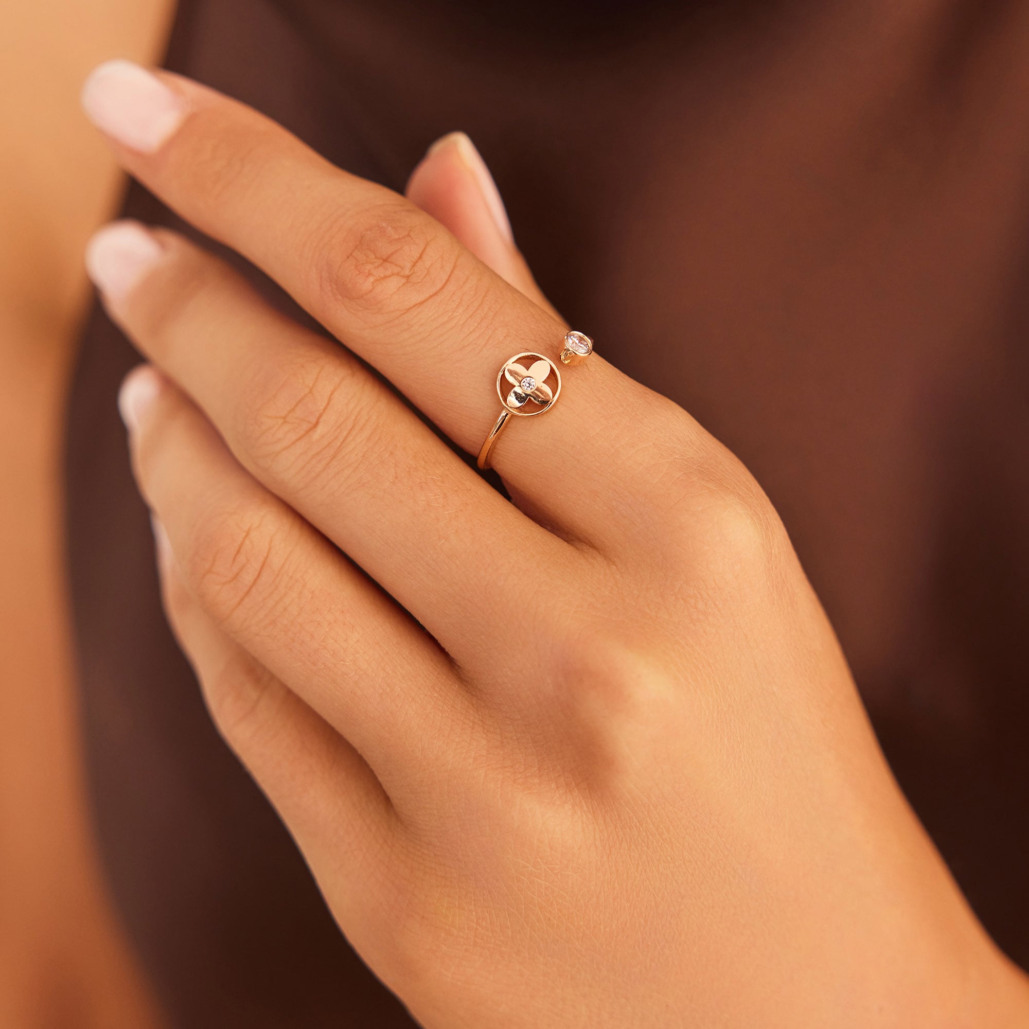 14 Ayar Rose Altın Taşlı Çiçek Yüzük