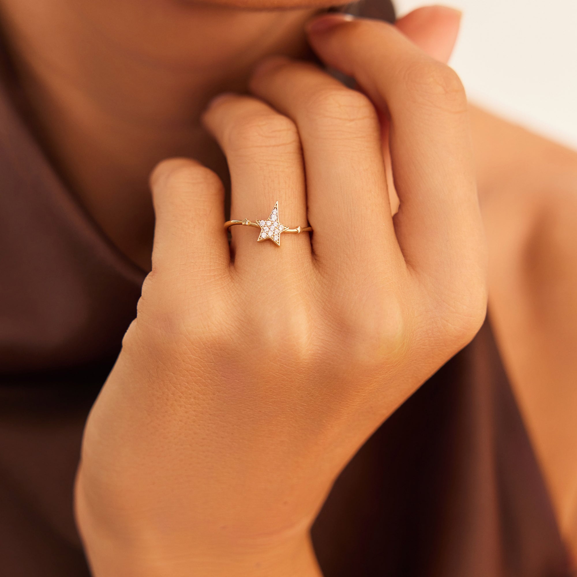 14 Ayar Rose Altın Taşlı Yıldız Yüzük