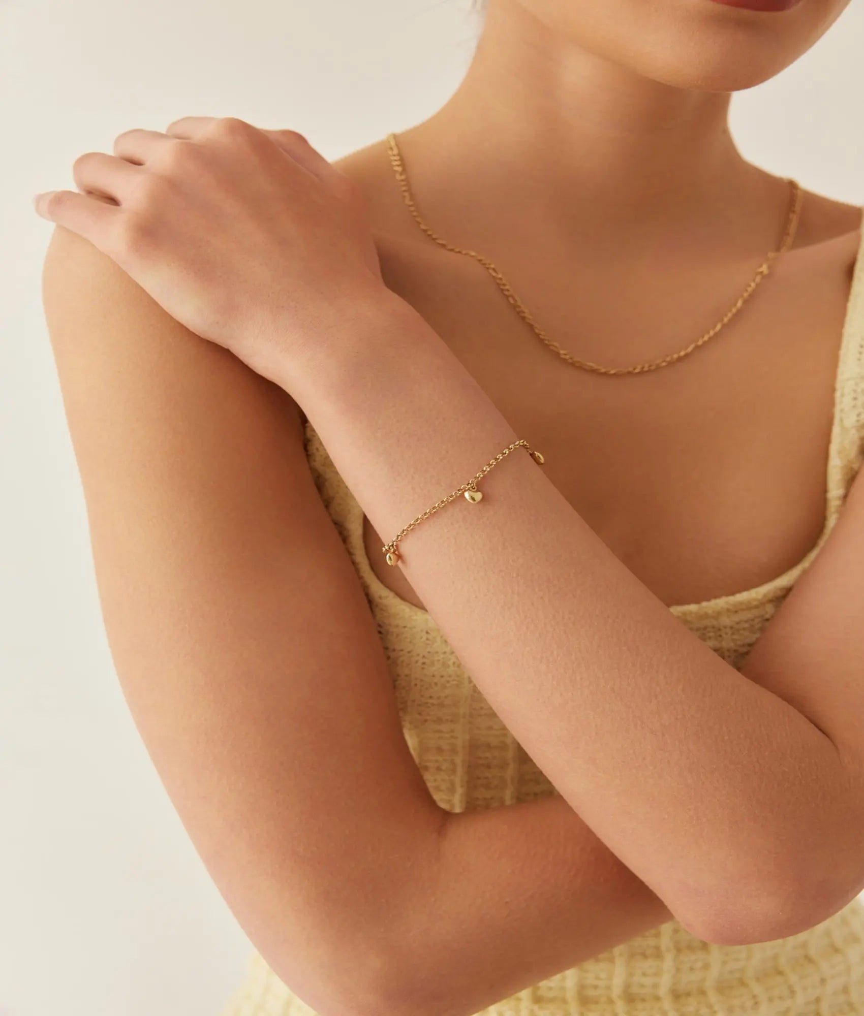 14 Ayar Altın Bombeli Minik Kalpler Bileklik