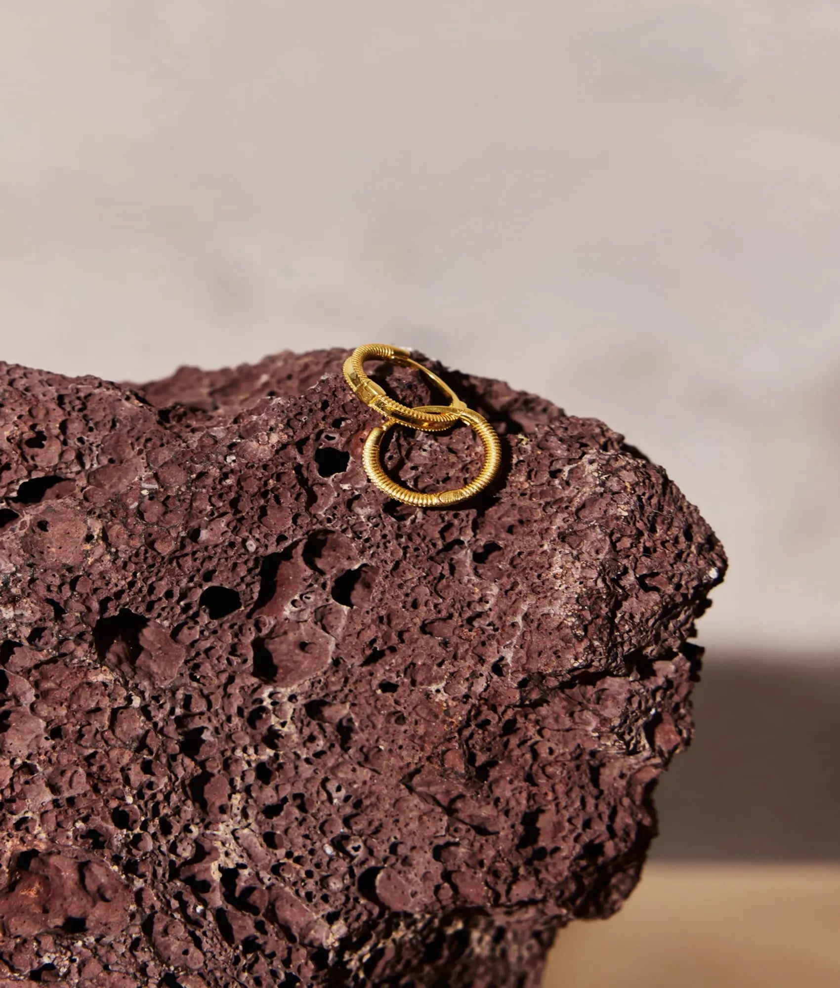 2 mm 14 Ayar Altın Ajda Halka Küpe 1,4 cm