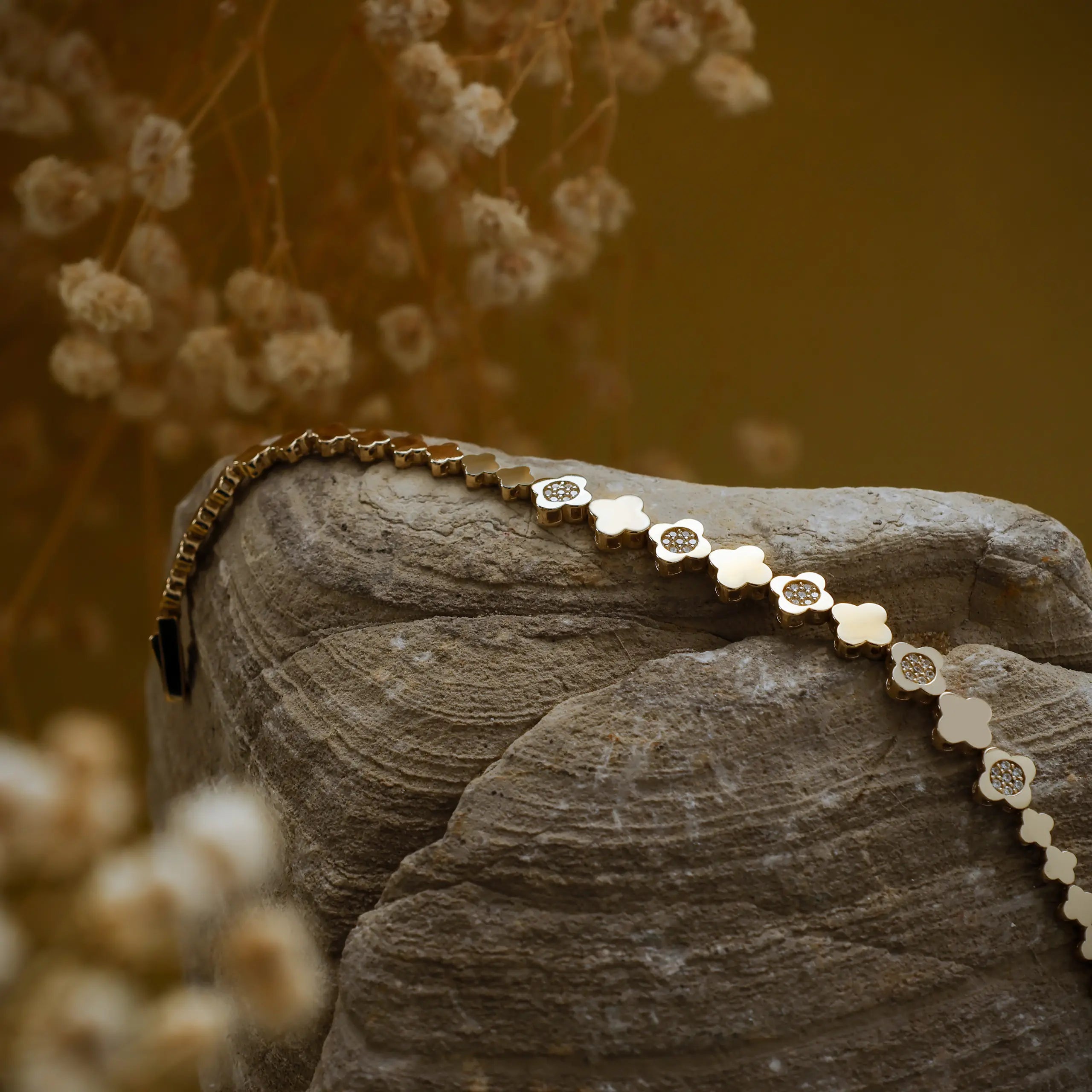 14 Ayar Altın Çiçek Trend Bileklik