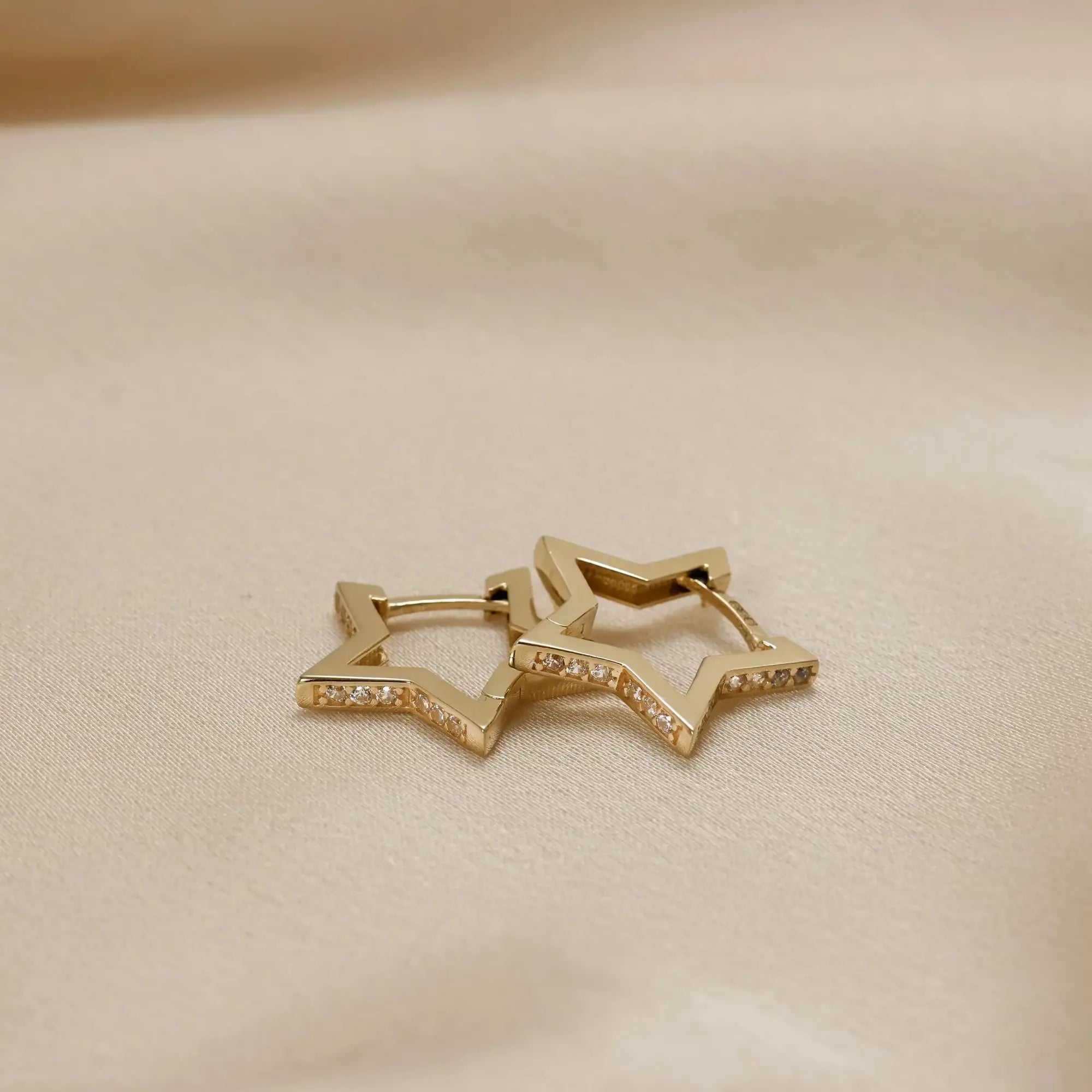 14 Ayar Altın Taşlı Yıldız Küpe - S