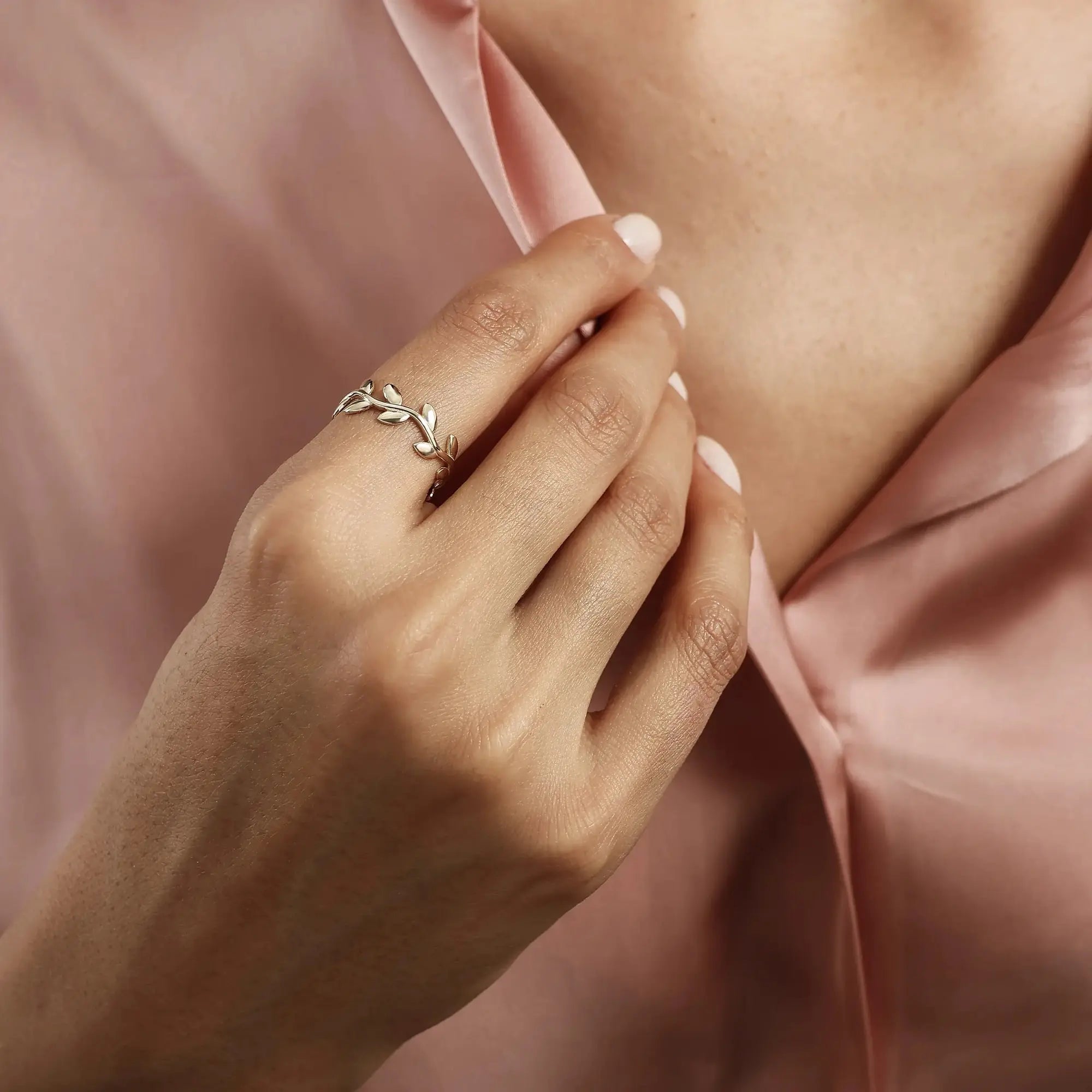 14 Ayar Altın Defne Yaprak Mini Yüzük