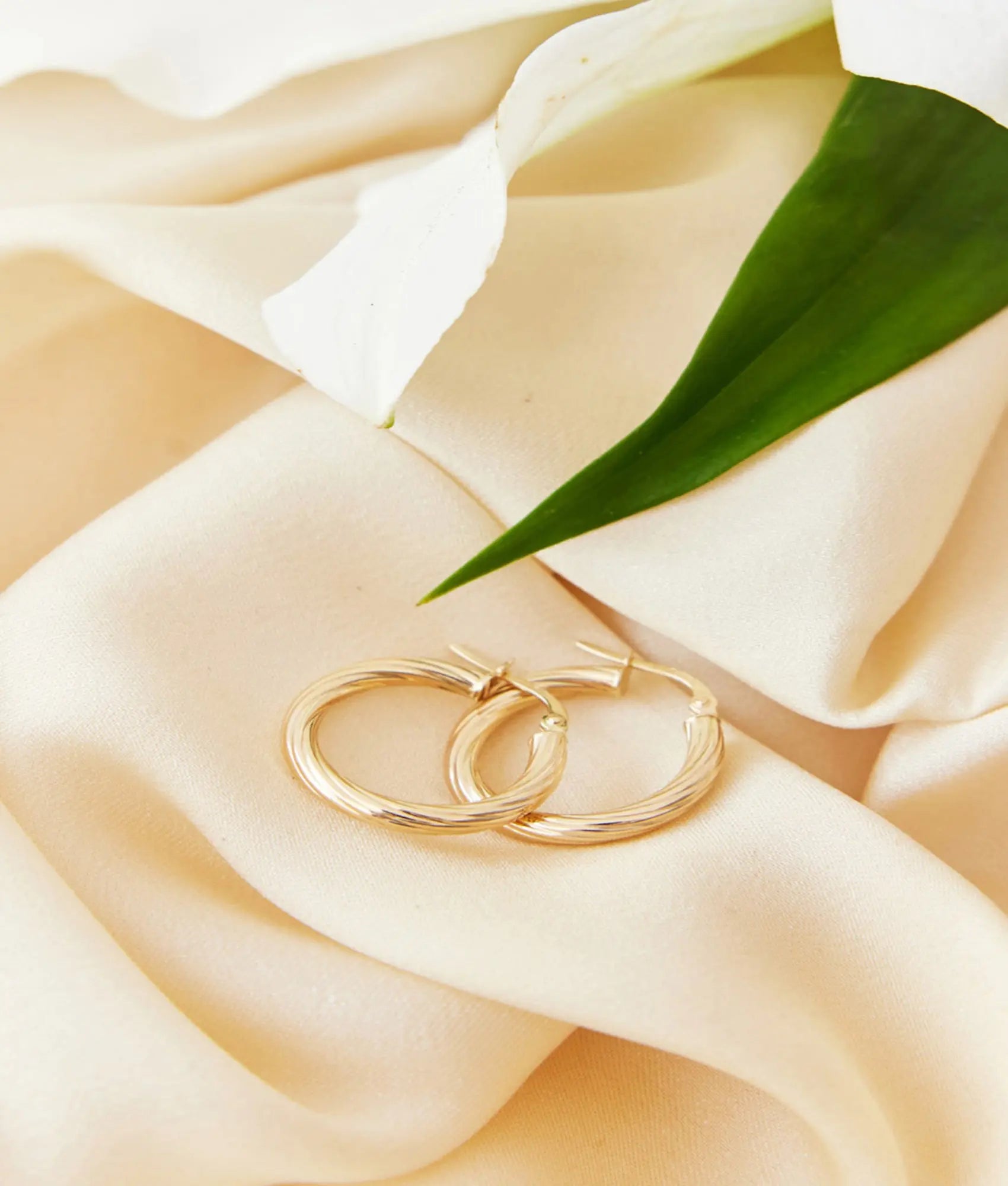 14 Ayar Altın Desenli Halka Küpe 2,1 cm