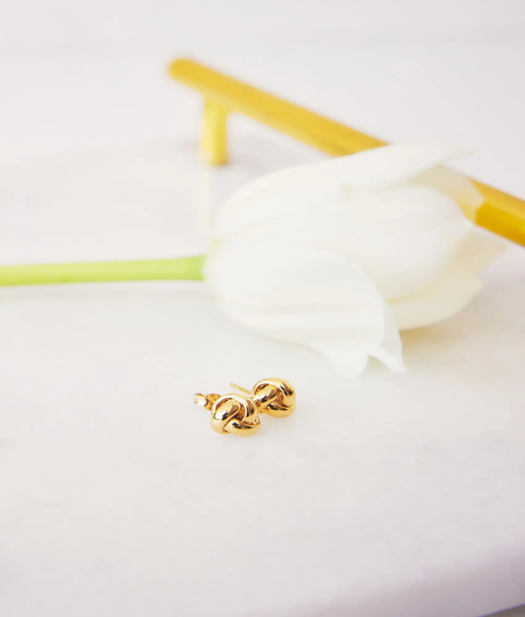 14 Ayar Altın Düğüm Küpe 0,8 Cm