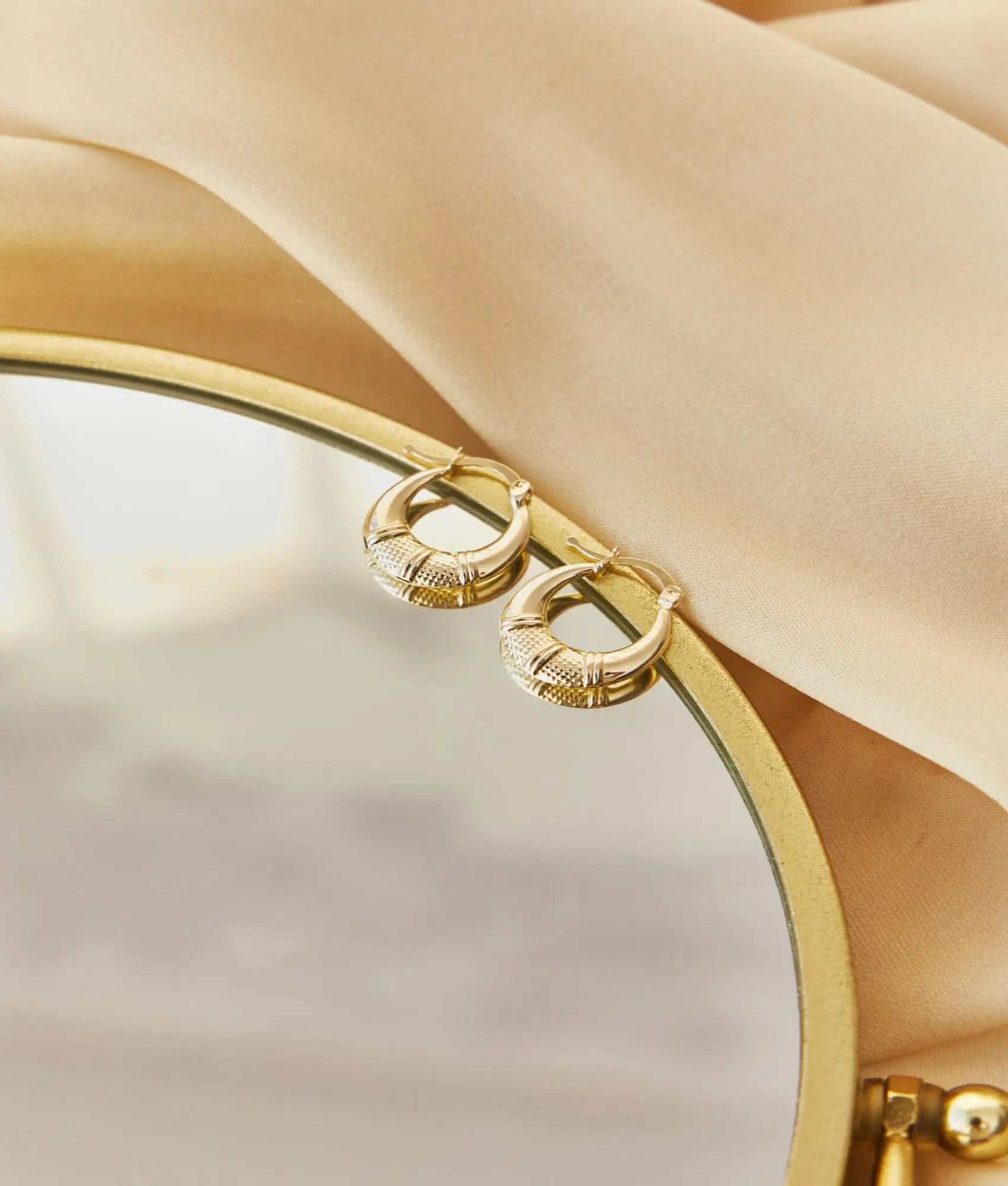 14 Ayar Altın Etnik Midye Küpe