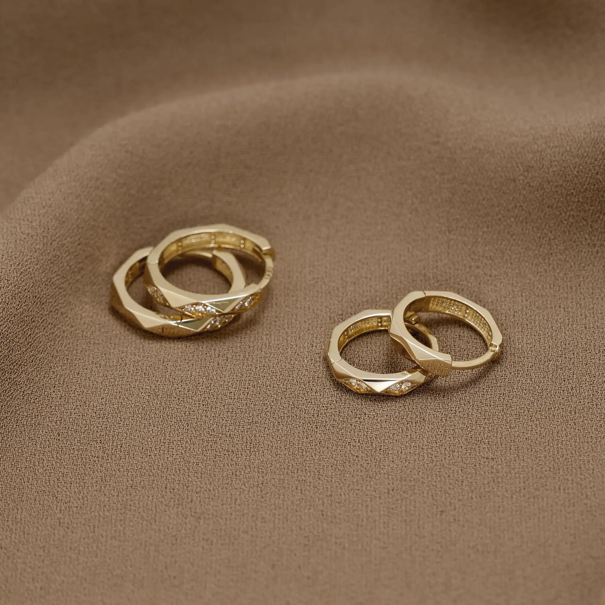 14 Ayar Altın Gen Taşlı Küpe - m