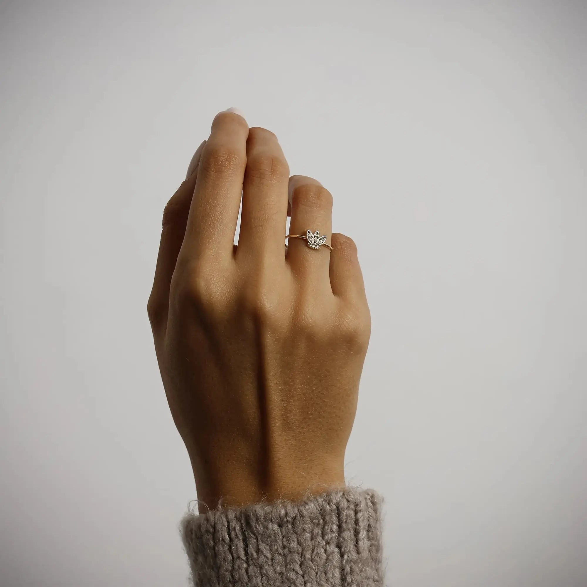 14 Ayar Altın Lotus Mini Yüzük