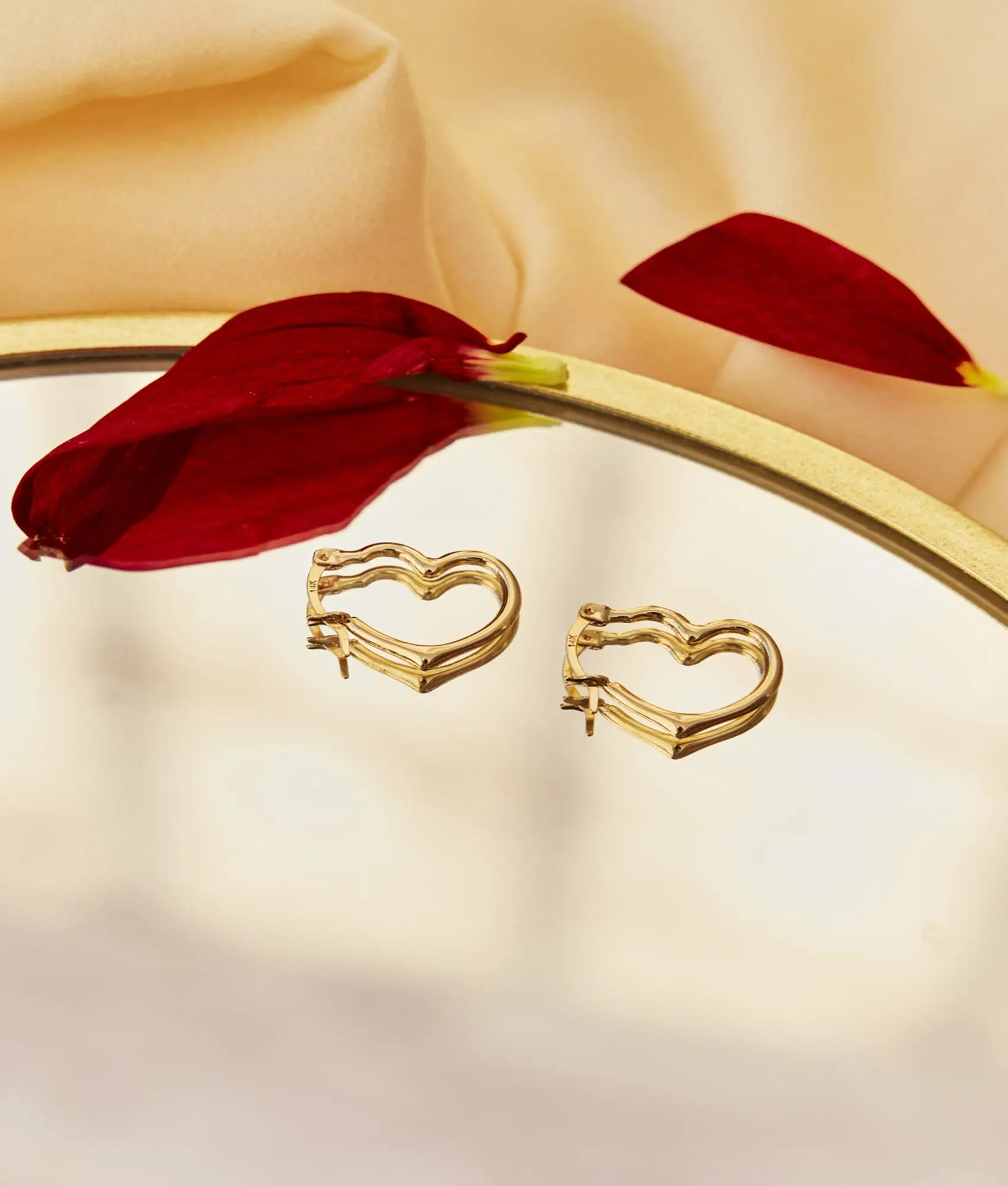 14 Ayar Altın Minimal Kalp Küpe