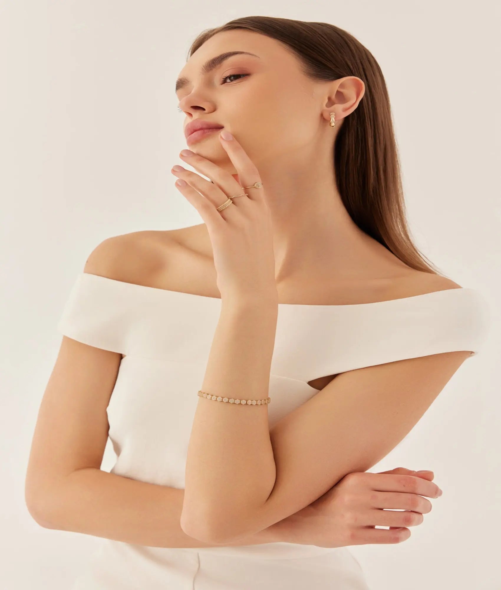 14 Ayar Altın Taşlı Altıgen Sıralı Bileklik