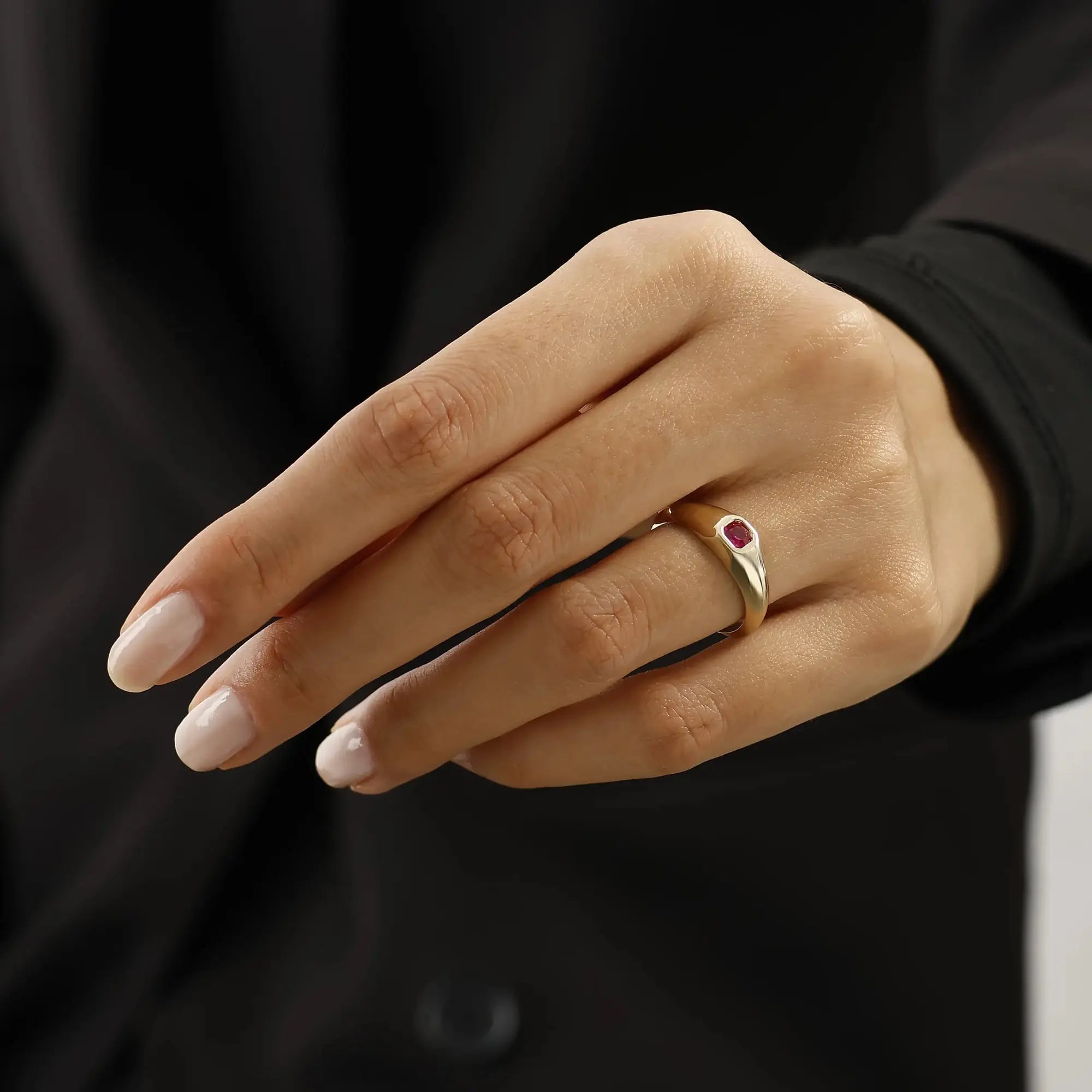 14 Ayar Altın Taşlı Bombeli Yüzük