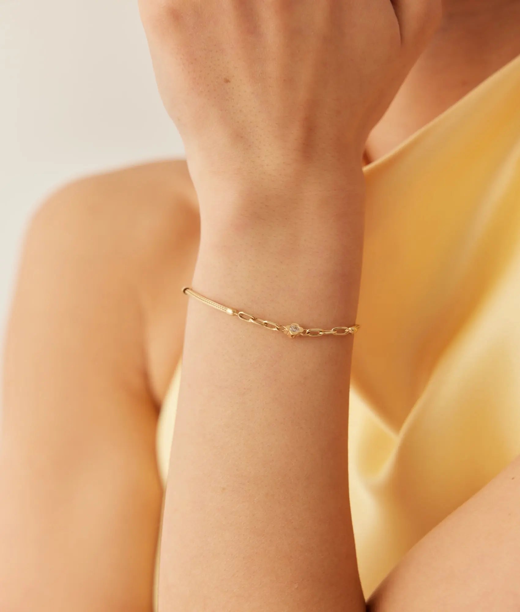 14 Ayar Altın Taşlı Çiçek Bağı Bileklik