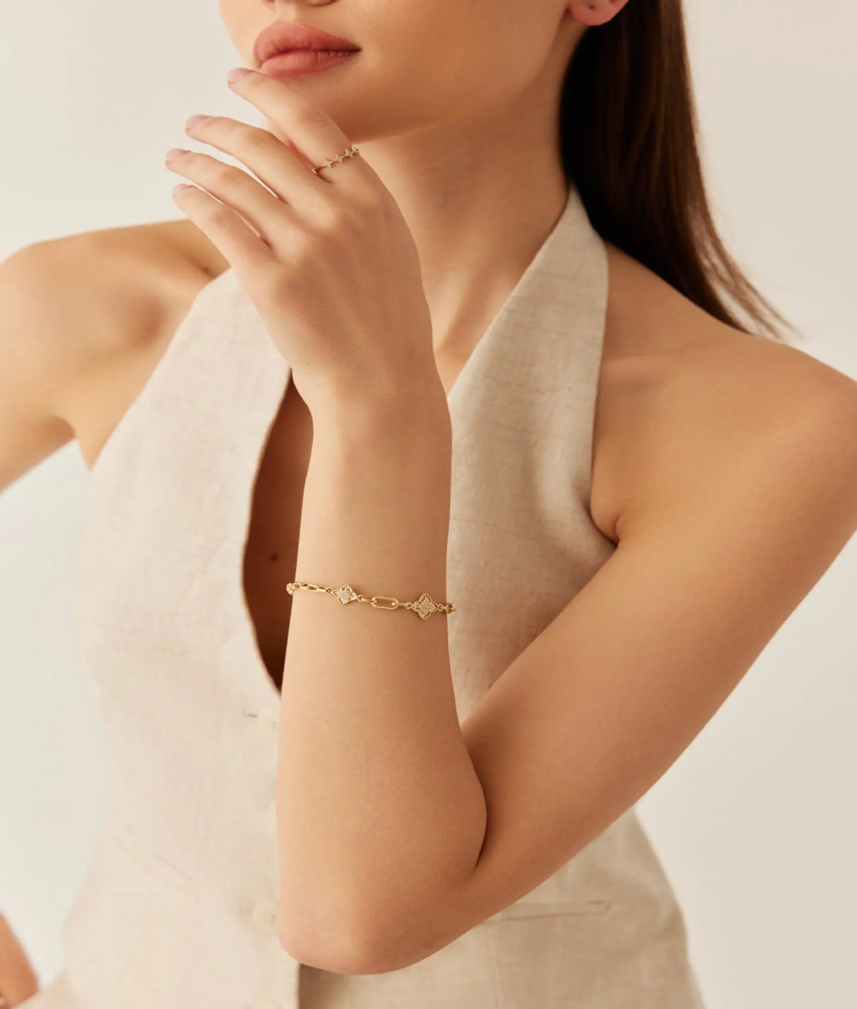 14 Ayar Altın Taşlı Çiçekli Bileklik