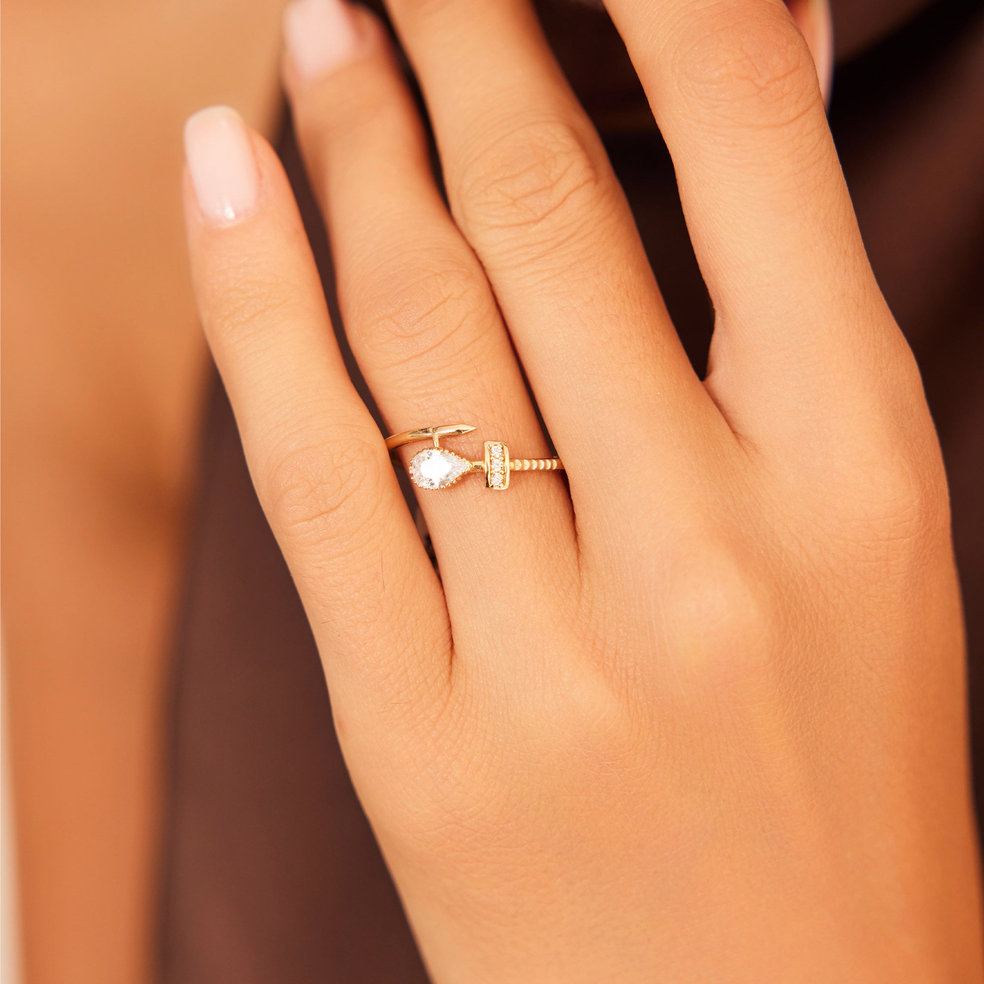 14 Ayar Altın Taşlı Damla Yüzük