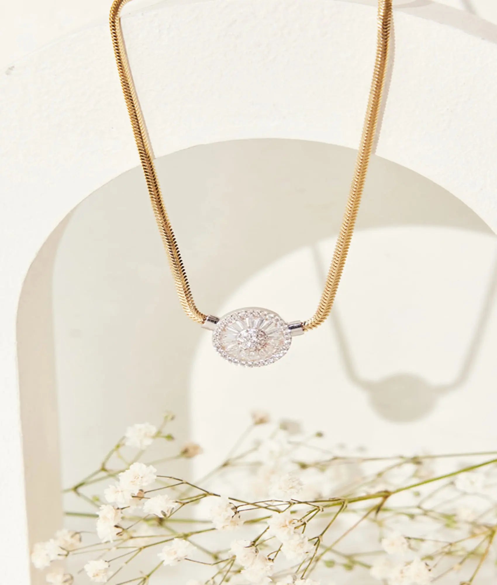 14 Ayar Altın Taşlı Güneş Mührü Kolye