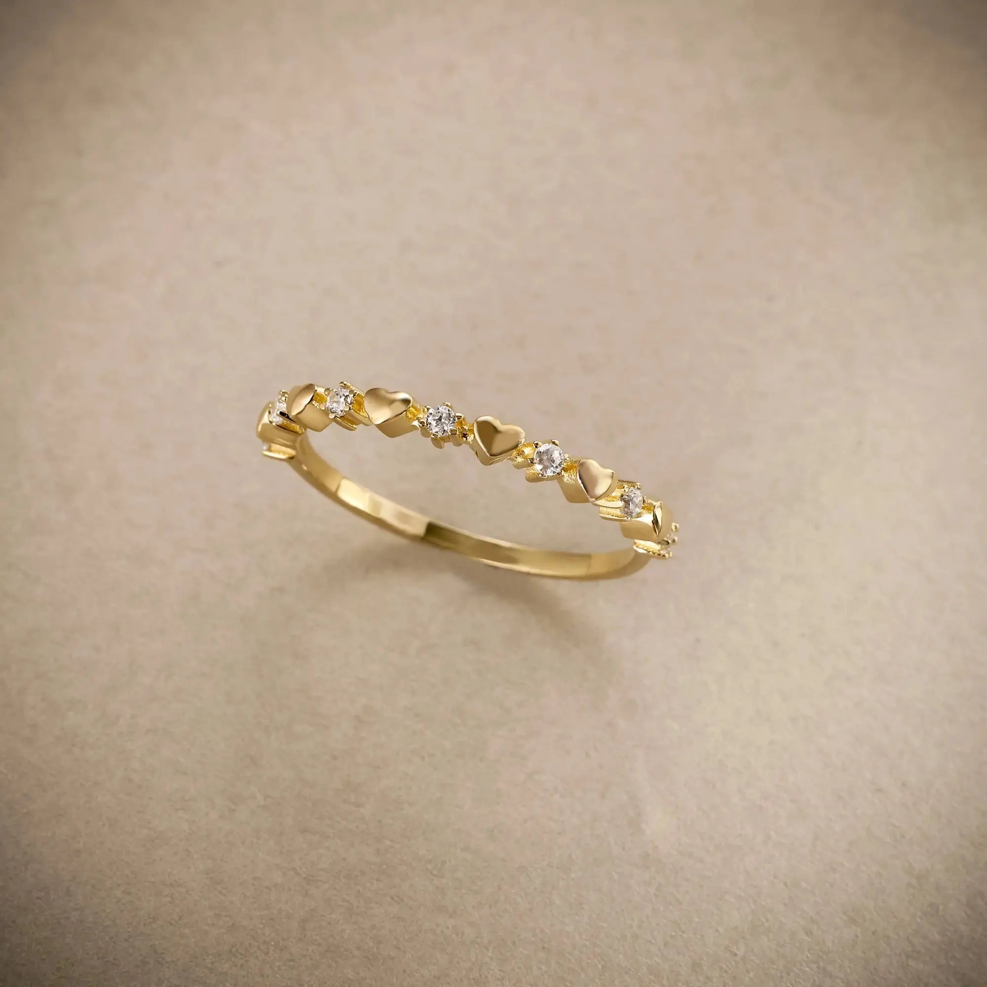 14 Ayar Altın Taşlı Kalp Figürlü Yüzük