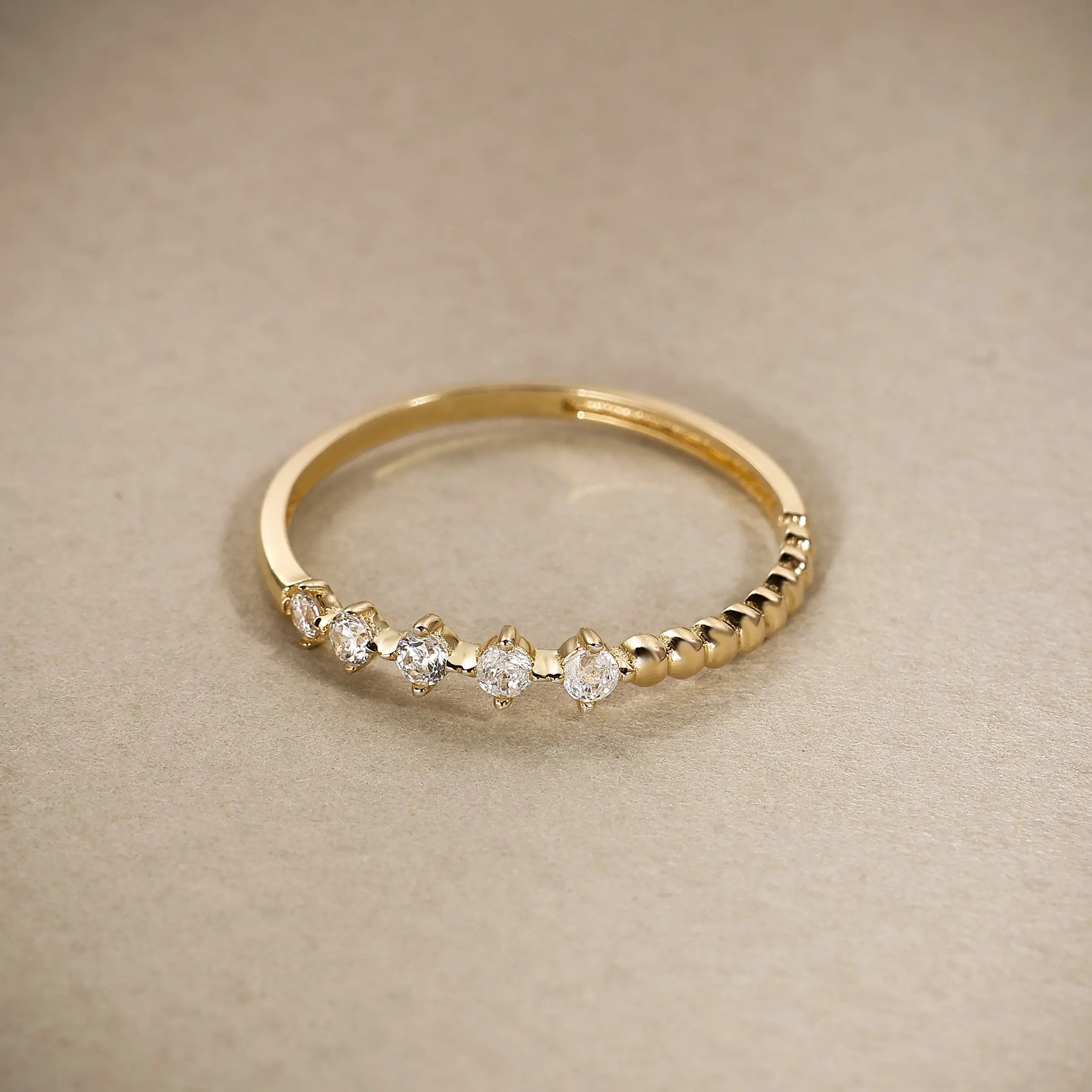 14 Ayar Altın Taşlı Mini Yüzük