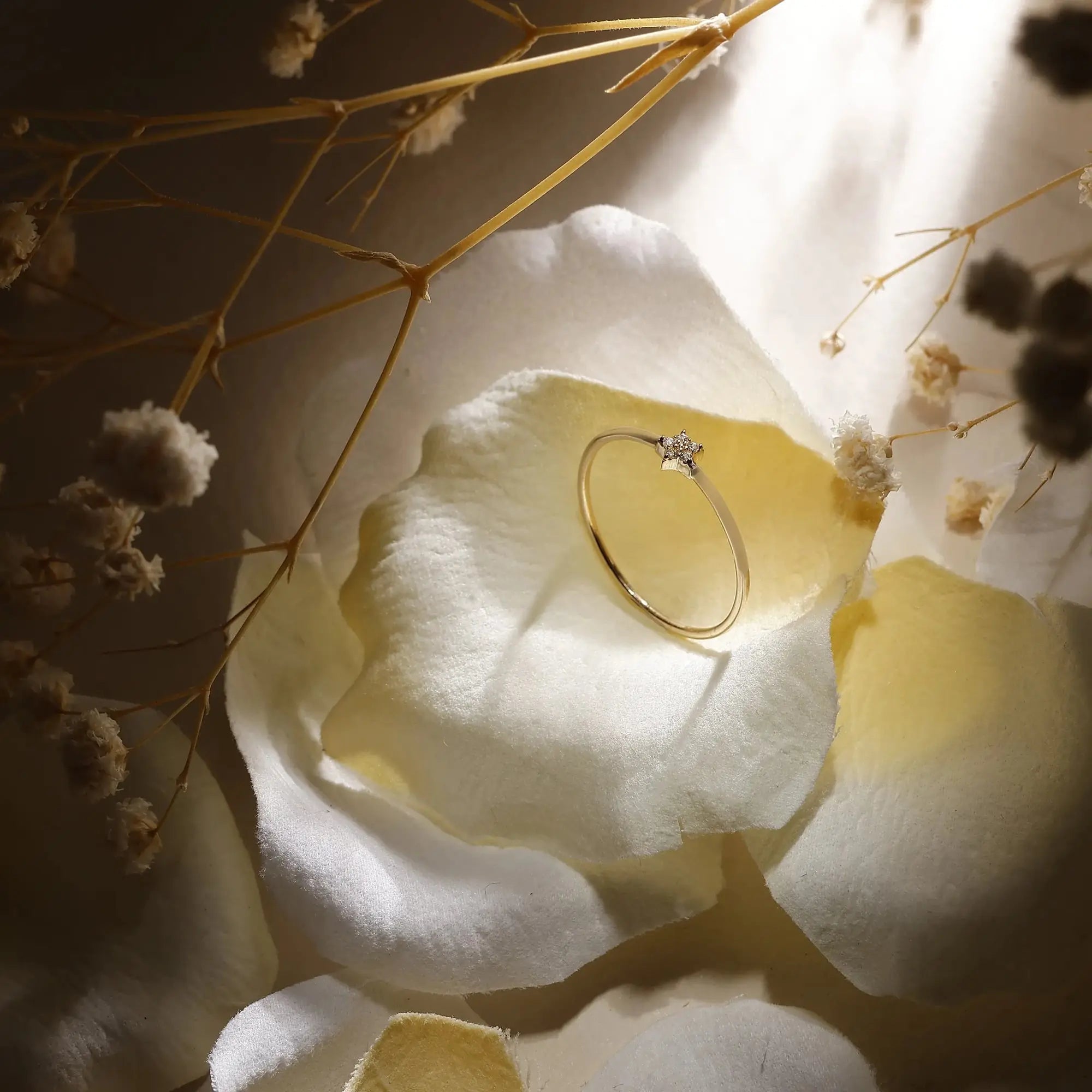 14 Ayar Altın Taşlı Yıldız Mini Yüzük