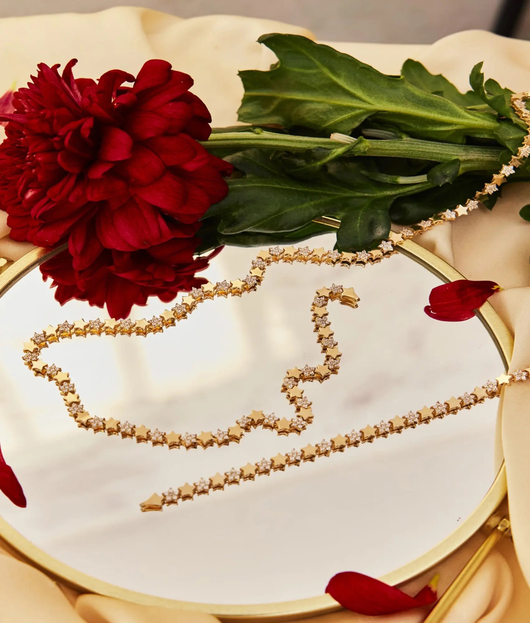 14 Ayar Altın Taşlı Yıldız Sarmalı Bileklik