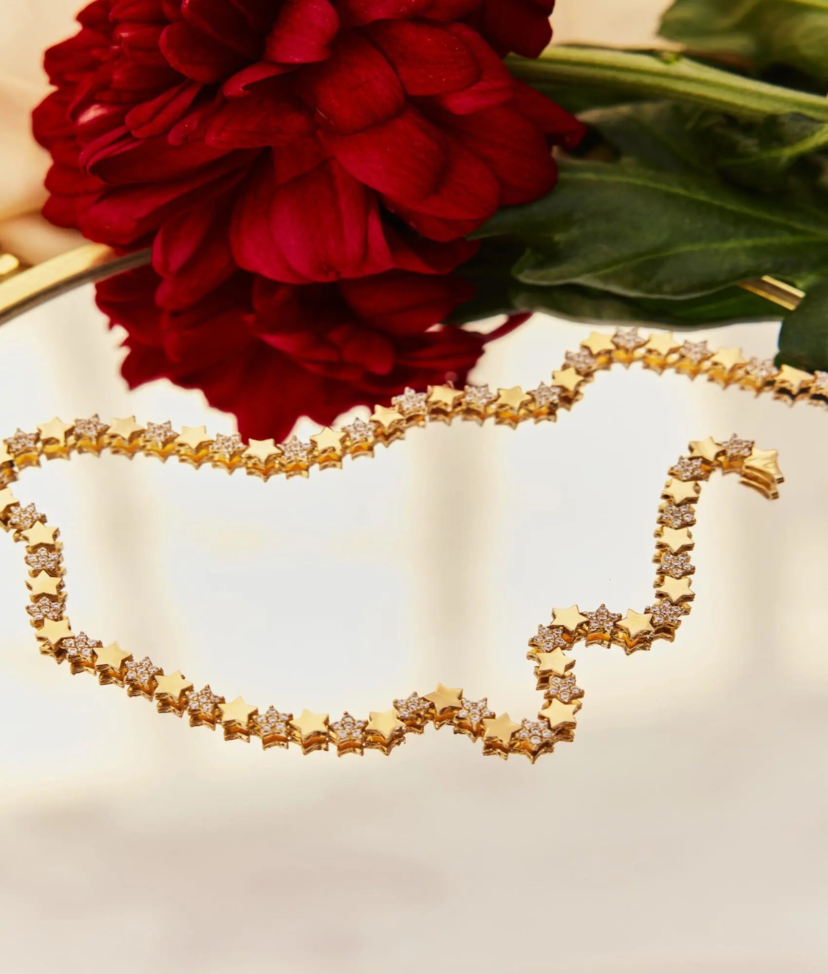 14 Ayar Altın Taşlı Yıldız Sarmalı Kolye