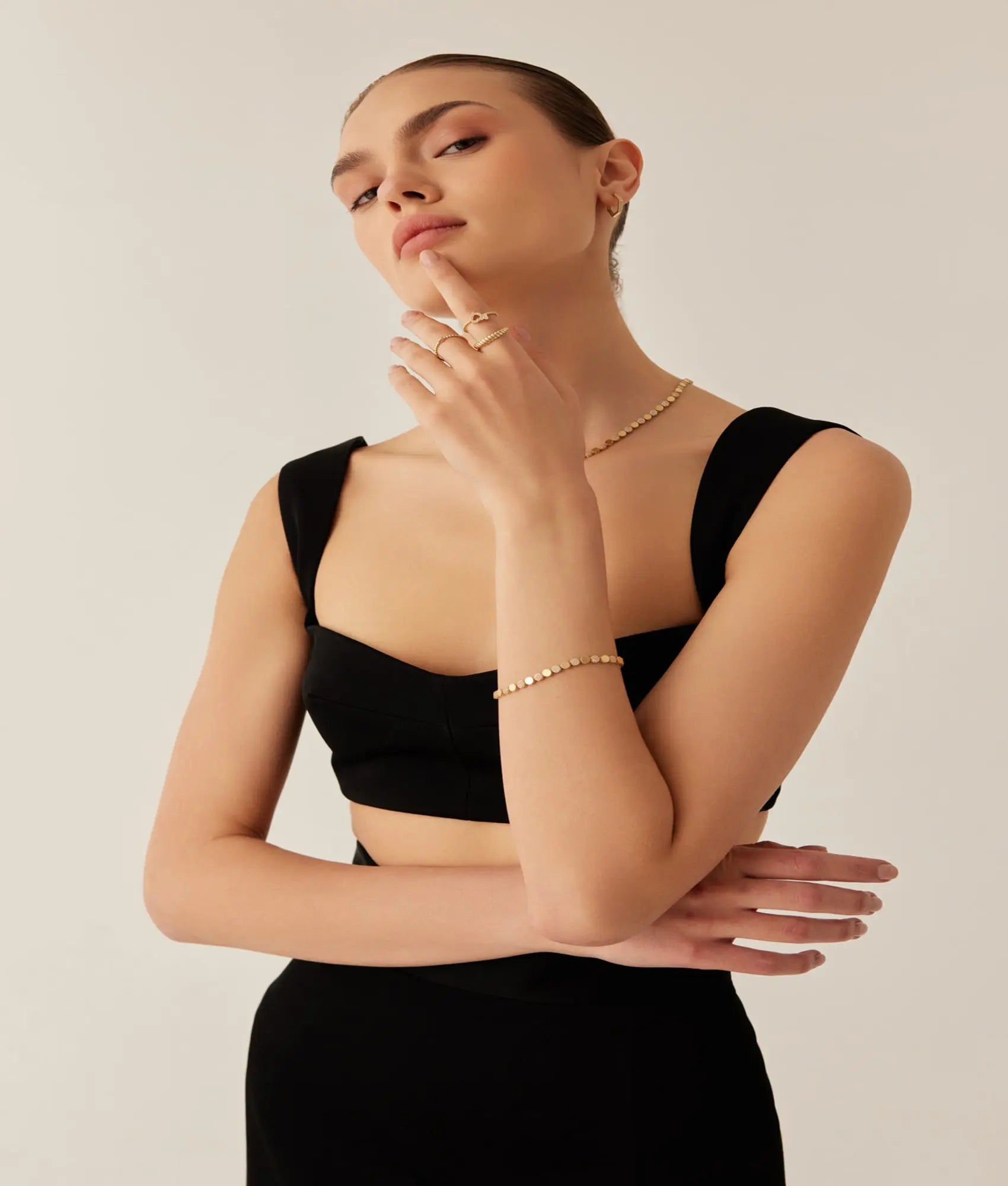 14 Ayar Altın Taşlı Yuvarlak Figürlü Bileklik