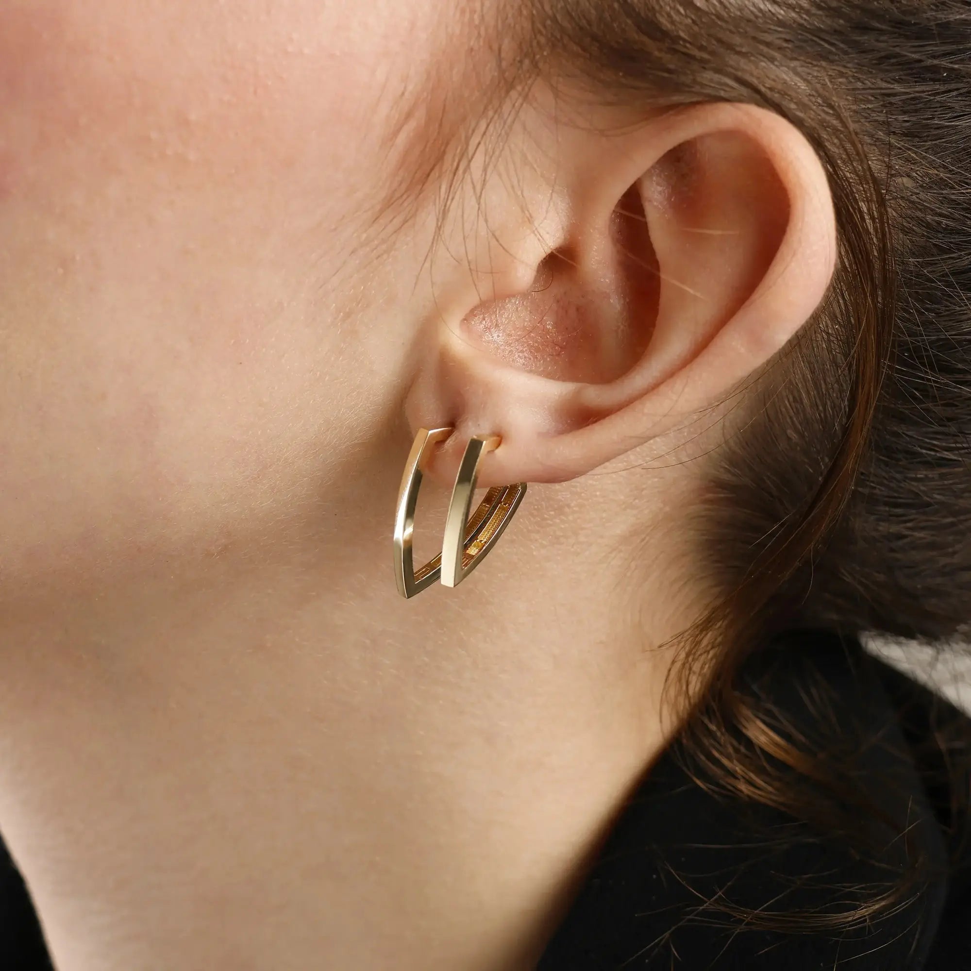 14 Ayar Altın Taşsız Üçgen Küpe - M