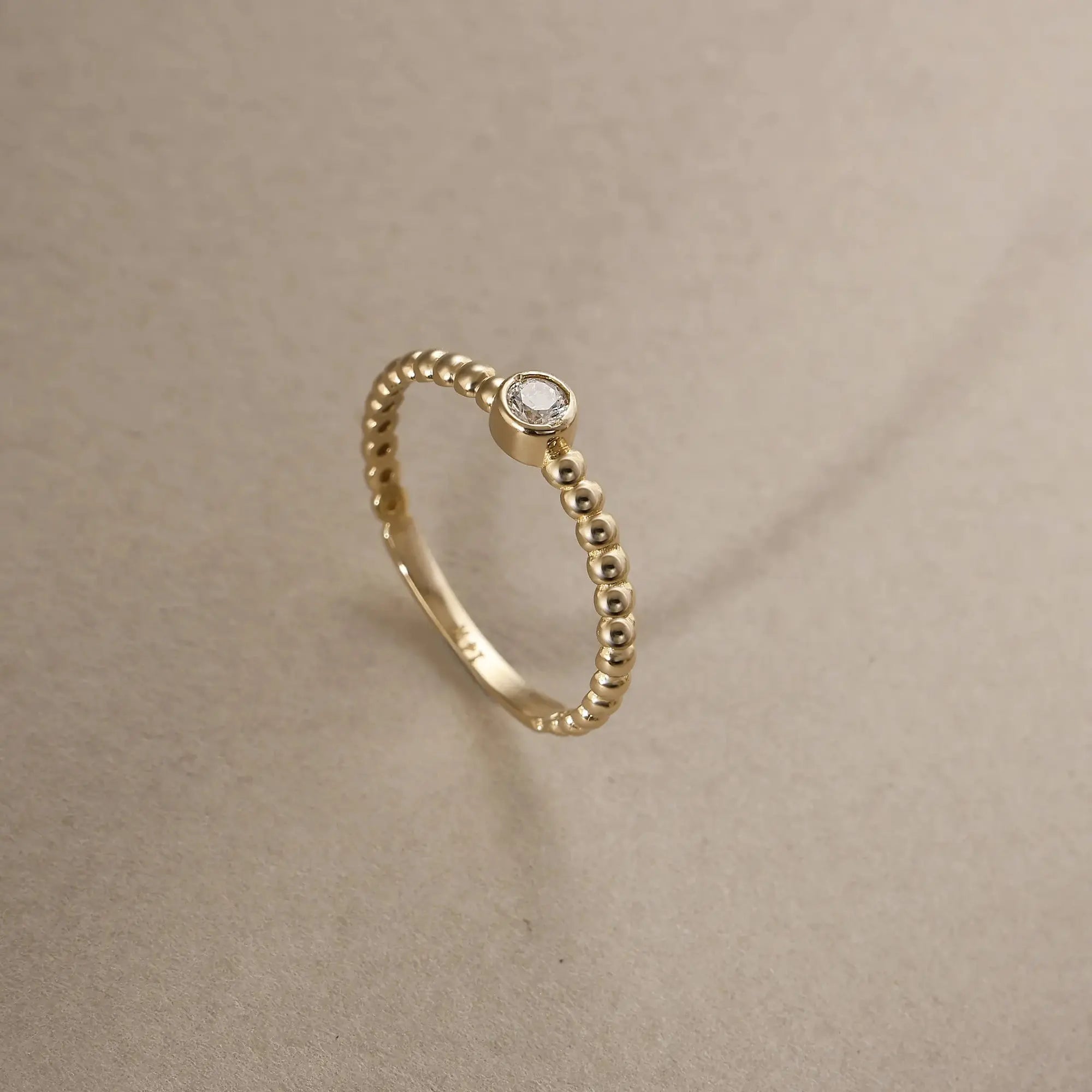 14 Ayar Altın Tek Taş Bombeli Mini Yüzük