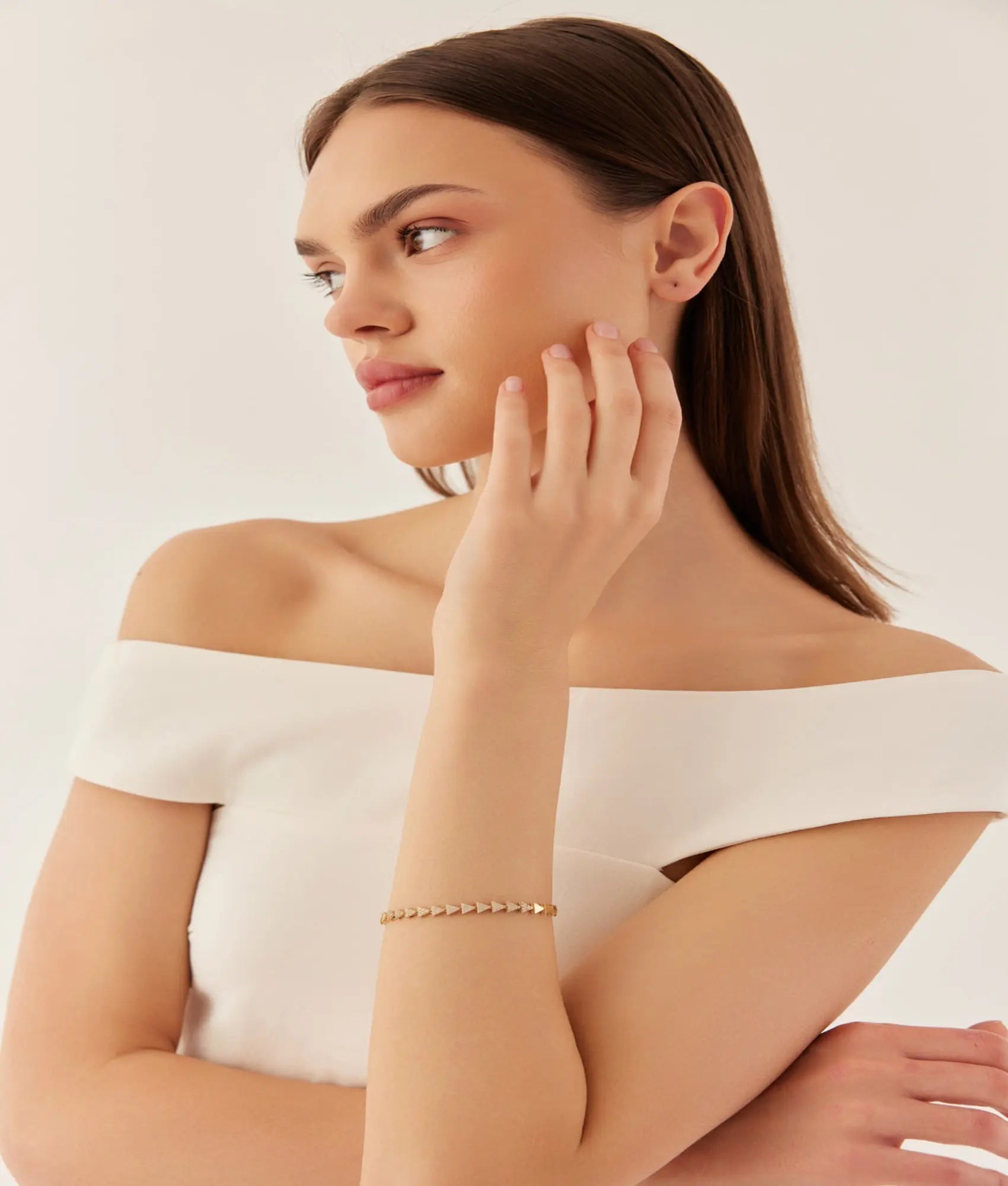 14 Ayar Altın Üçgen Sıralı Bileklik