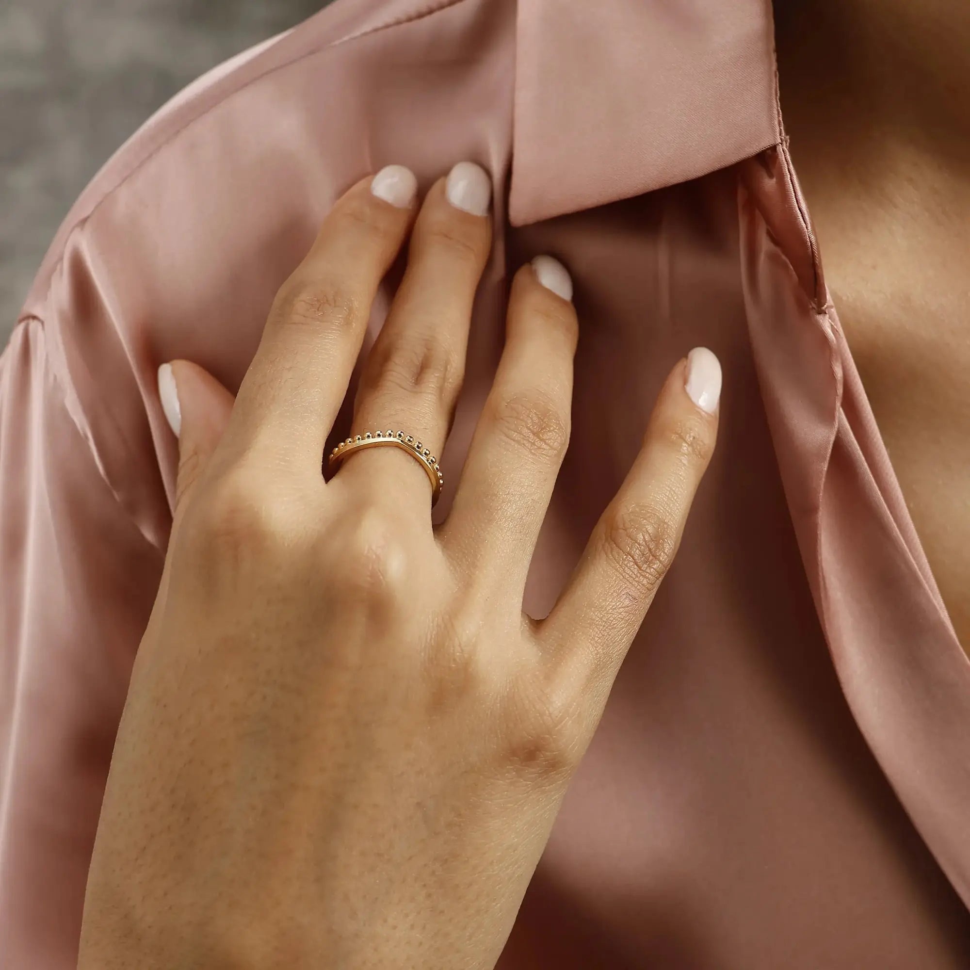 14 Ayar Altın V Figürlü Mini Yüzük