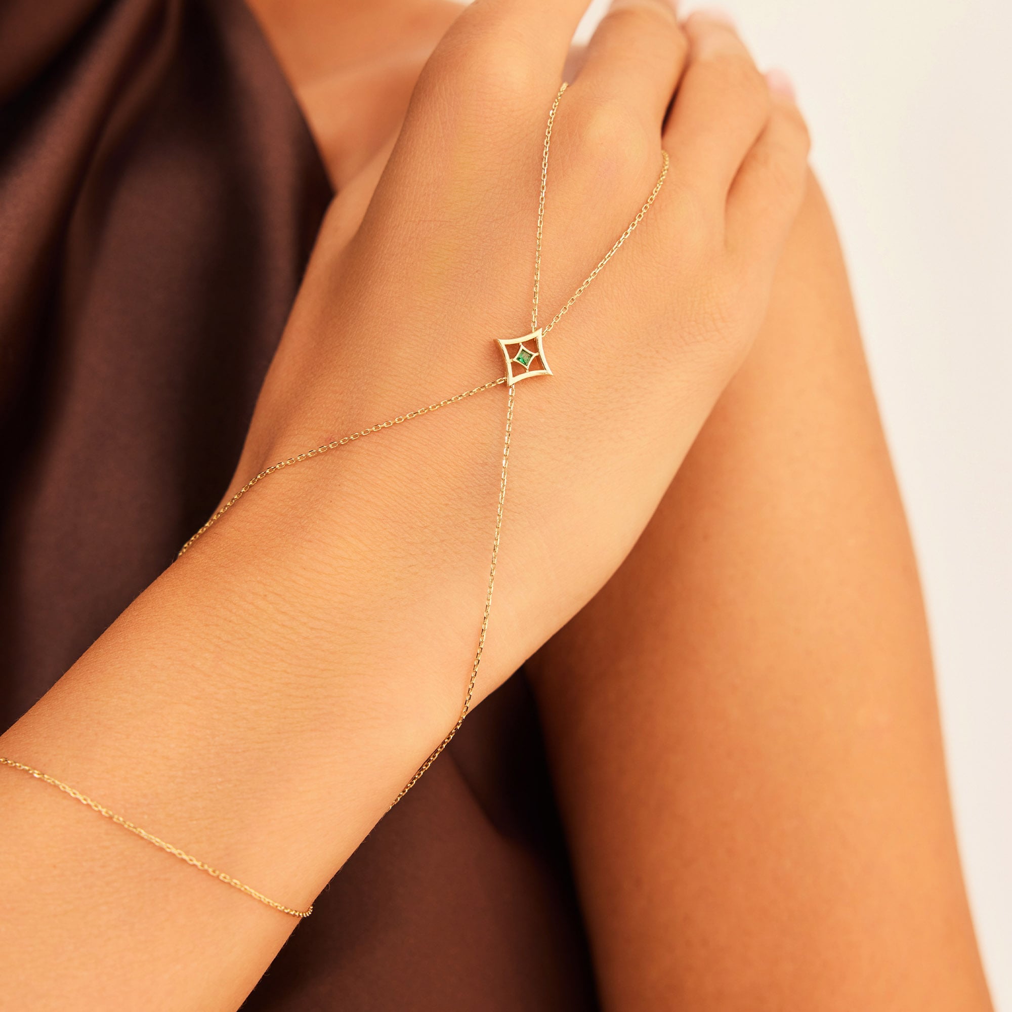 14 Ayar Altın Yeşil Taşlı Şahmeran Bileklik