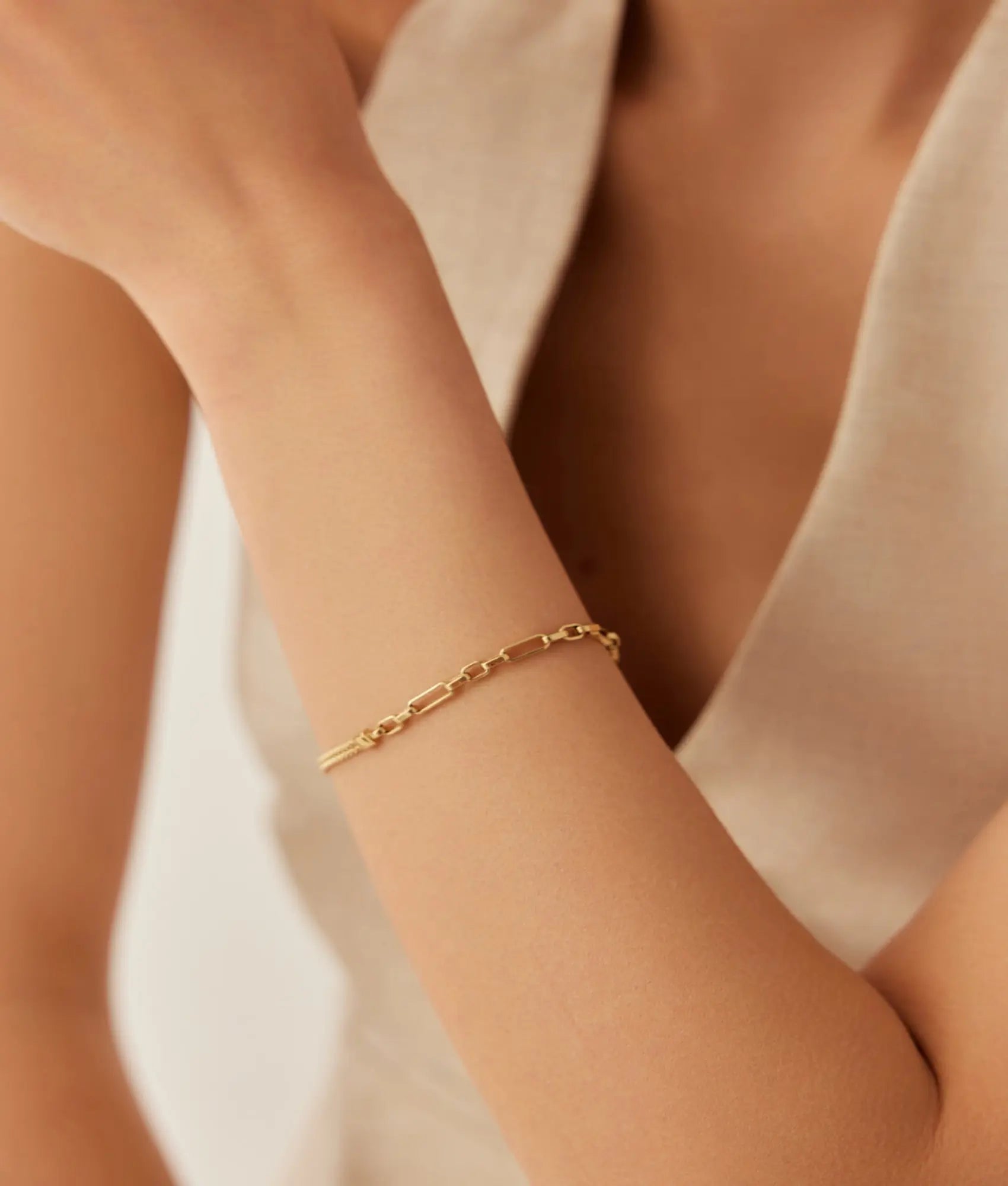 14 Ayar Altın Zincir Kesişimli Örgü Bileklik