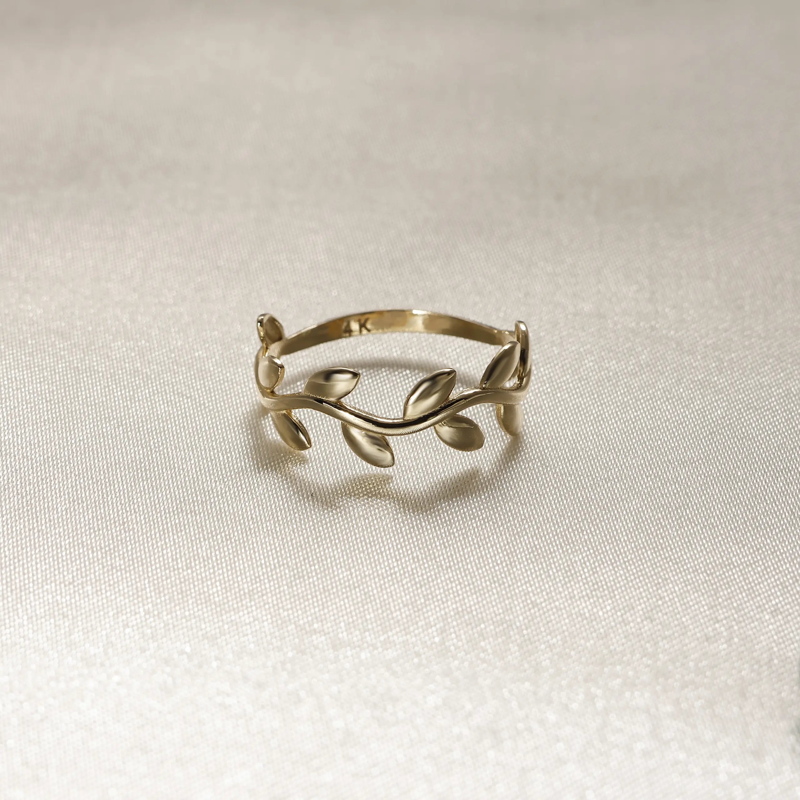 14 Ayar Altın Defne Yaprak Mini Yüzük