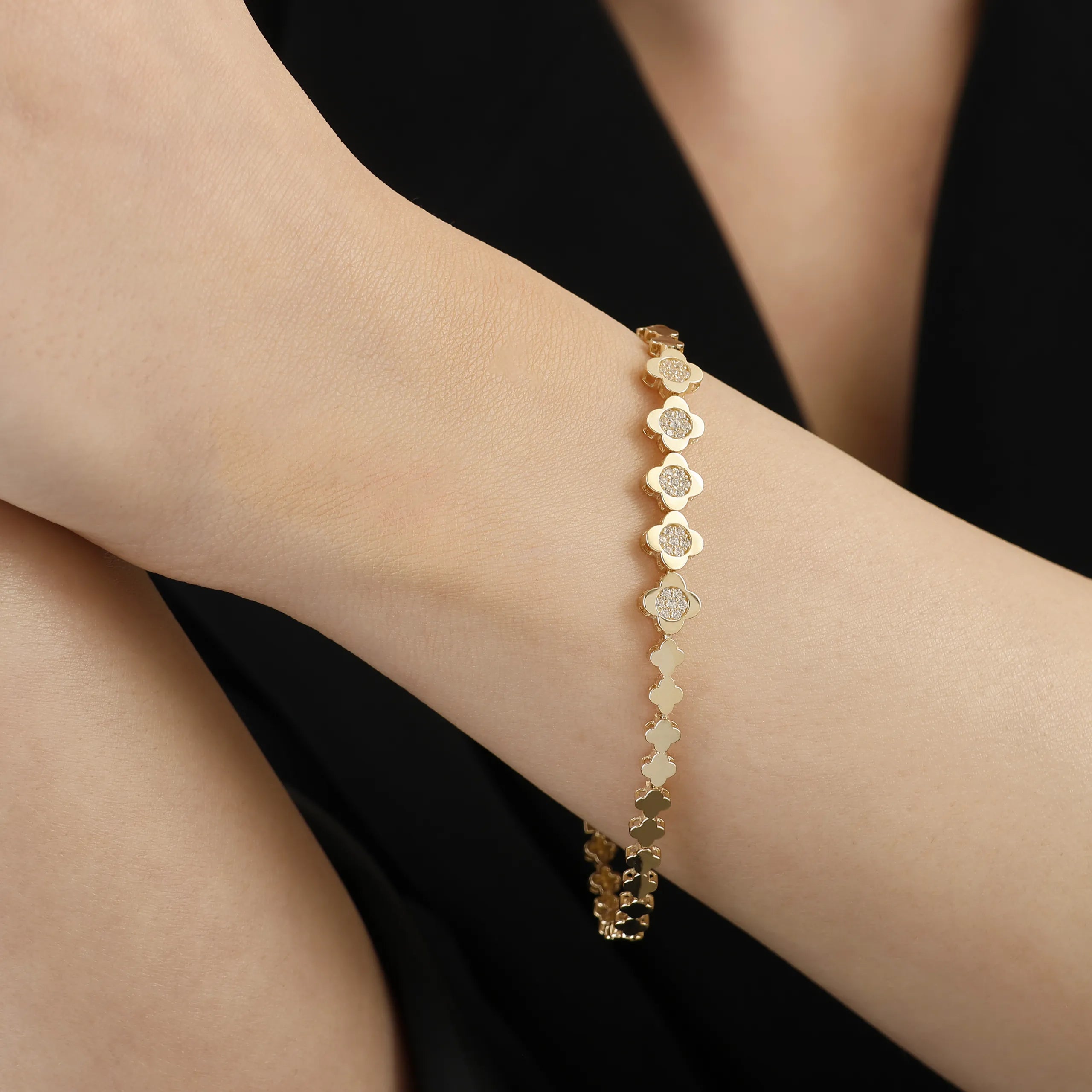 14 Ayar Altın Çiçek Motifleri Trend Bileklik