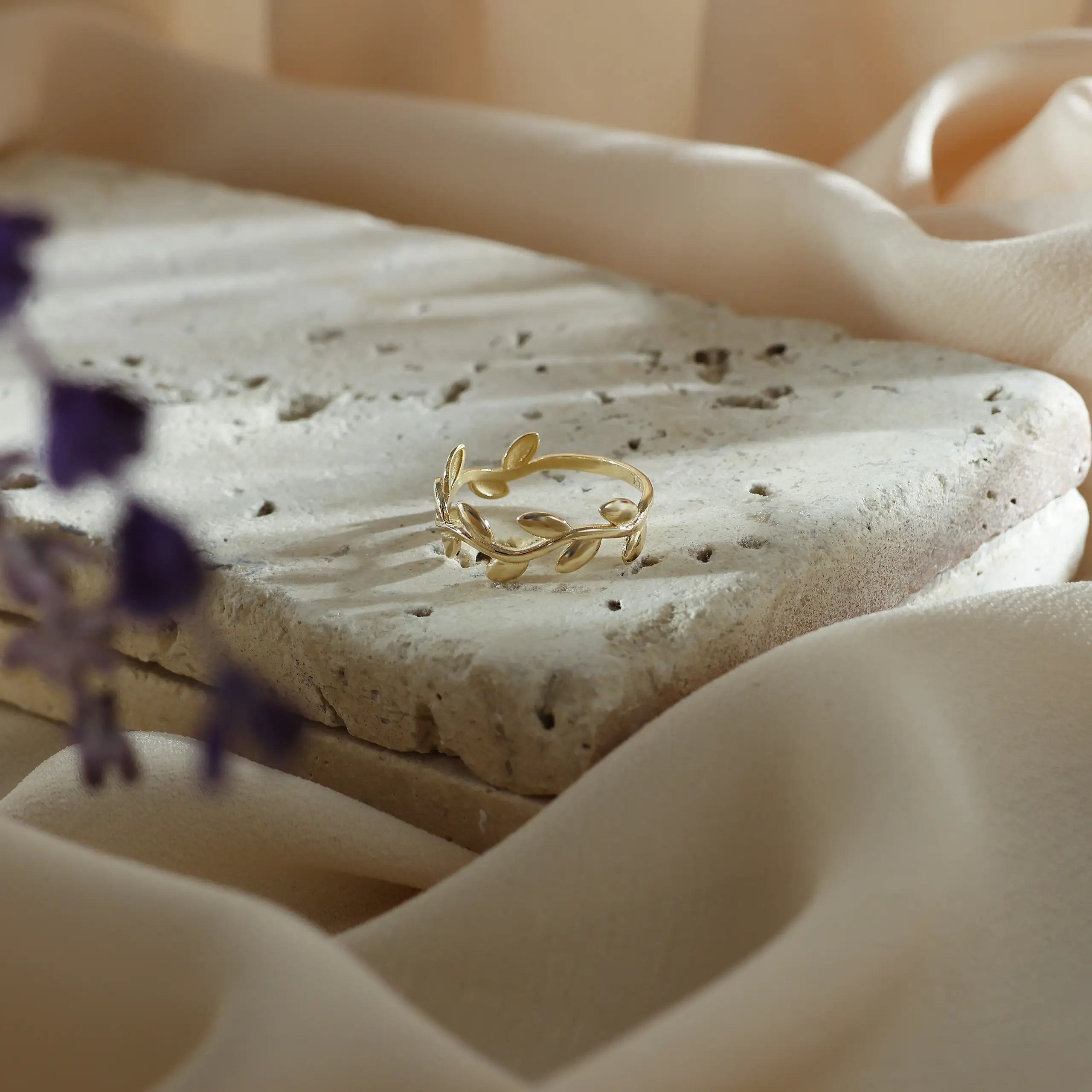 14 Ayar Altın Defne Yaprak Mini Yüzük