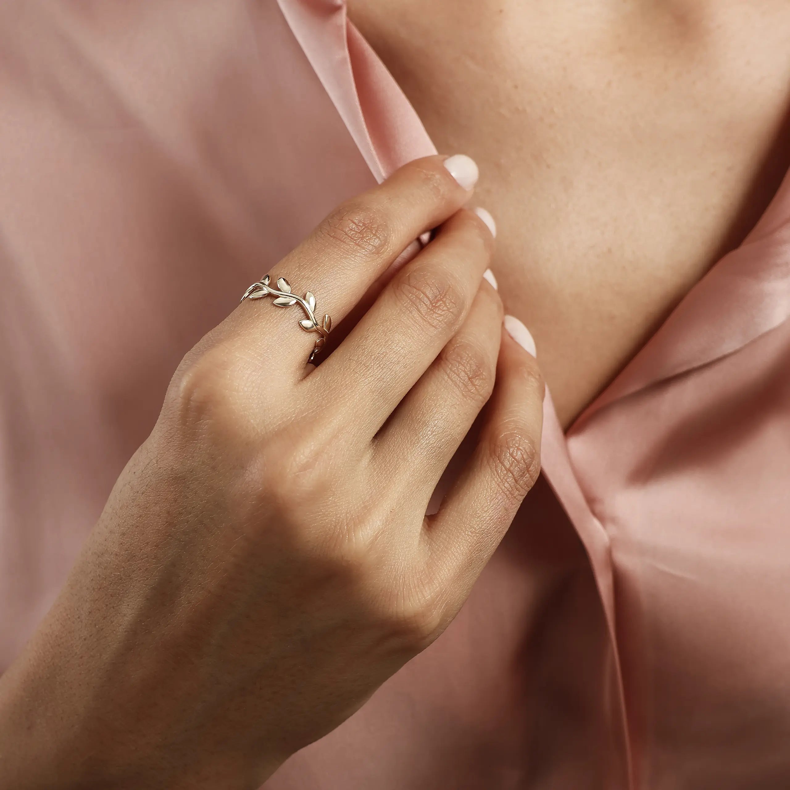 14 Ayar Altın Defne Yaprak Mini Yüzük