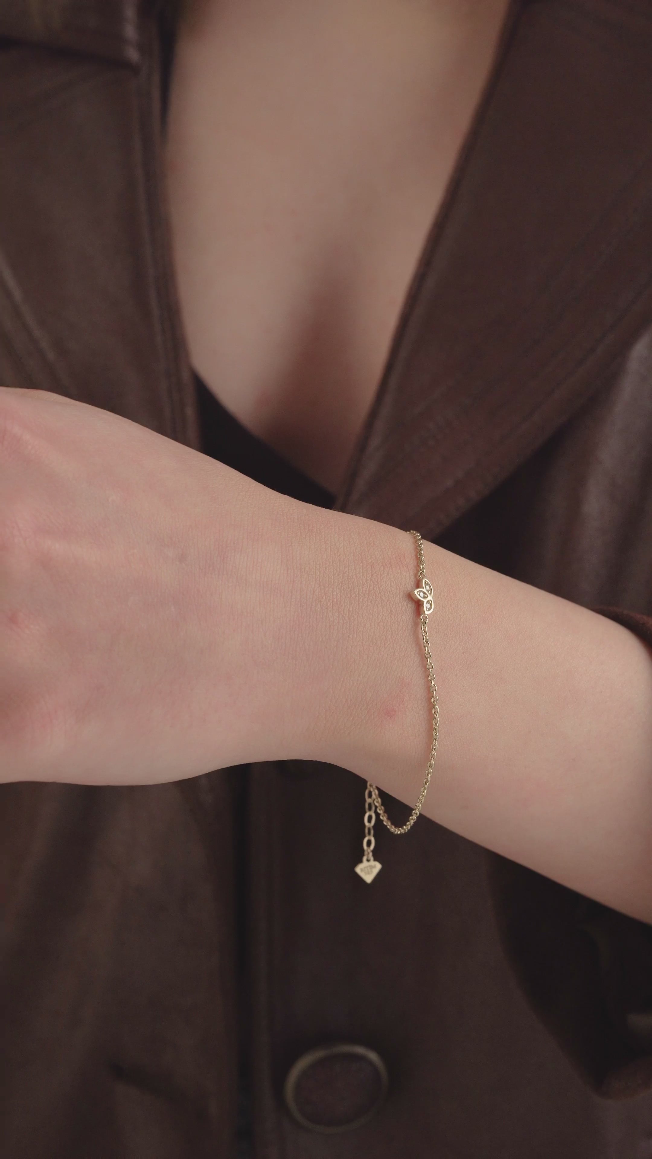 14 Ayar Altın Yaprak Figür Bileklik